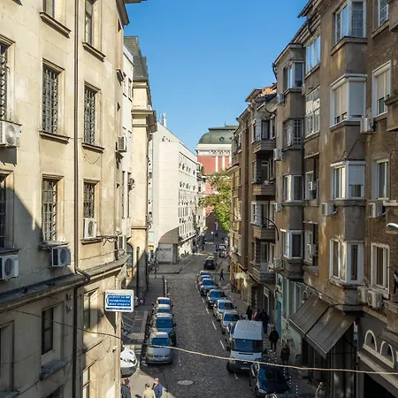 City In The Heart Of *